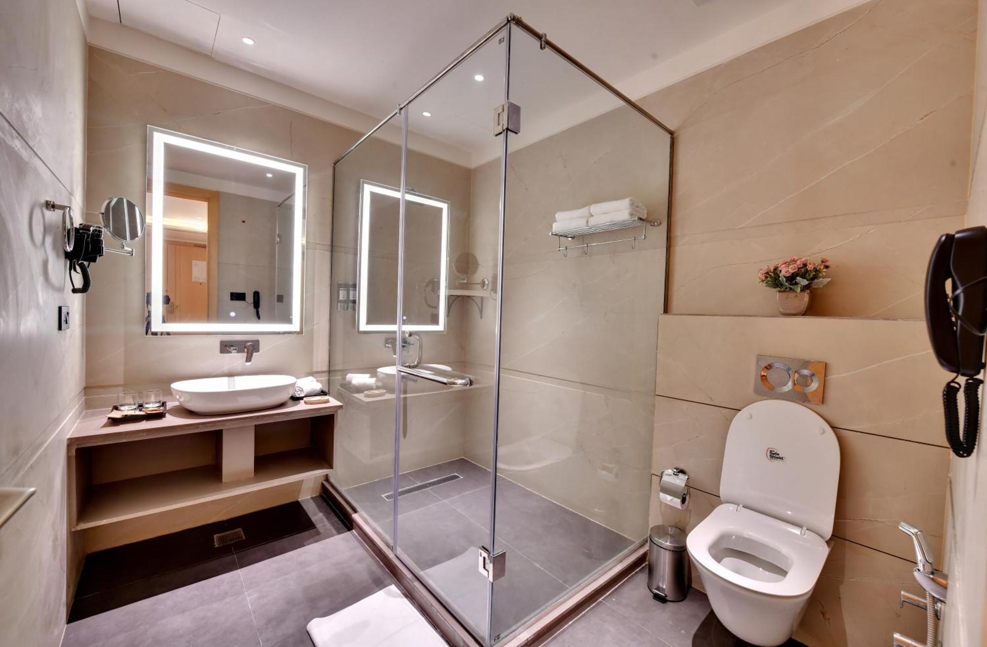Click Collection Hotel Amritsar